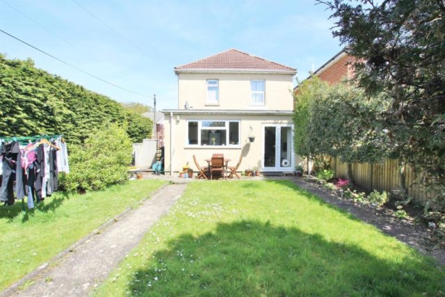  Image of 1 bedroom Flat for sale in Oakwood Road Bournemouth BH9 at Oakwood Road, Moordown, Bournemouth