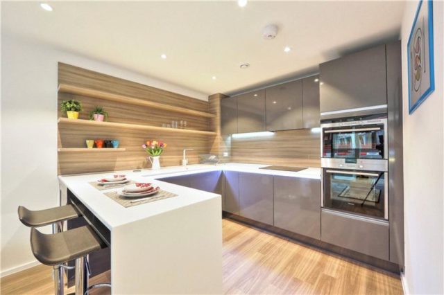  Image of 2 bedroom Flat to rent in Cambridge Heath Road London E1 at Cambridge Heath Road, Whitechapel, E1