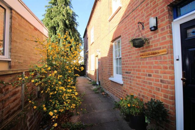  Image of 2 bedroom End of Terrace for sale in St. Marys Row Aylesbury HP20 at St. Marys Row, Aylesbury