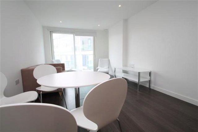  Image of 2 bedroom Flat to rent in Duckett Street London E1 at Duckett Street, Whitechapel, E1