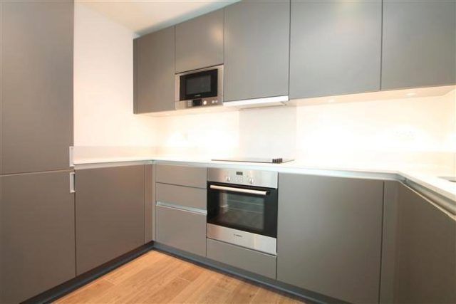  Image of 2 bedroom Flat to rent in Duckett Street London E1 at Duckett Street, Whitechapel, E1