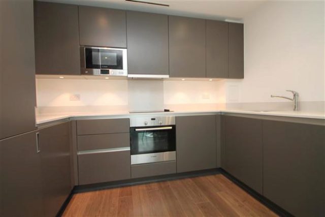  Image of 2 bedroom Flat to rent in Duckett Street London E1 at Duckett Street, Whitechapel, E1