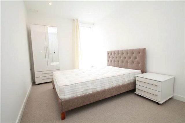  Image of 2 bedroom Flat to rent in Duckett Street London E1 at Duckett Street, Whitechapel, E1