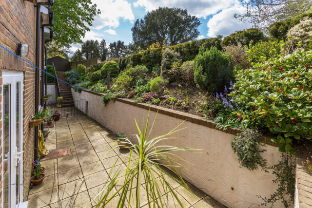  Image of 3 bedroom Detached house for sale in Outwood Lane Bletchingley Redhill RH1 at Outwood Lane, Bletchingley, RH1