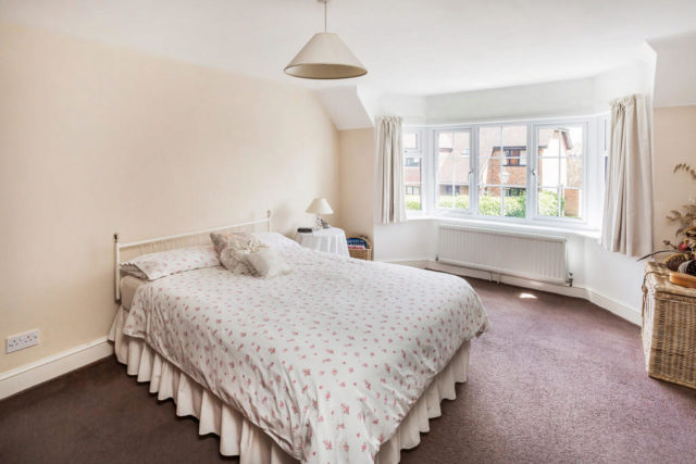  Image of 3 bedroom Detached house for sale in Outwood Lane Bletchingley Redhill RH1 at Outwood Lane, Bletchingley, RH1