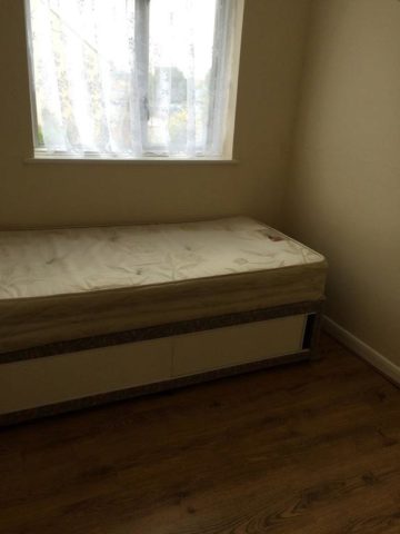  Image of 3 bedroom Semi-Detached house to rent in Blossom Way West Drayton UB7 at Three Bedroom Semi-Detached House West Drayton