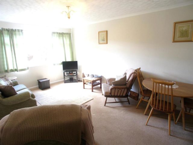  Image of 3 bedroom Terraced house for sale in Northolt Avenue Bishop