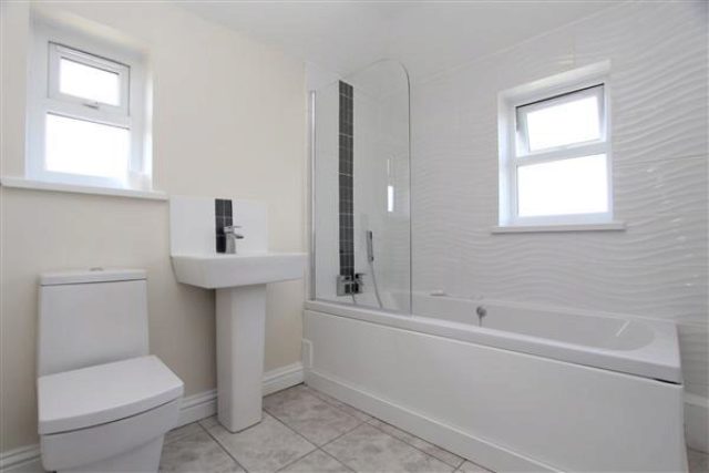  Image of 4 bedroom Houses for sale in River View Chadwell St. Mary Grays RM16 at Riverview, Chadwell St Mary