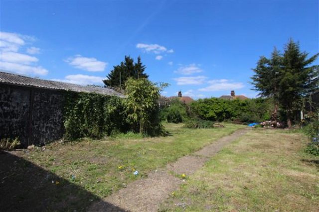  Image of 4 bedroom Houses for sale in River View Chadwell St. Mary Grays RM16 at Riverview, Chadwell St Mary