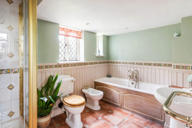  Image of 5 bedroom Detached house for sale in Snow Hill Crawley Down Crawley RH10 at Snow Hill, Crawley Down, RH10
