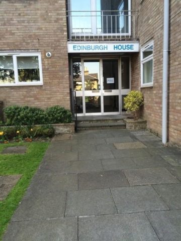  Image of 3 bedroom Flat to rent in Tenterden Grove London NW4 at Three Bedroom Apartment Hendon