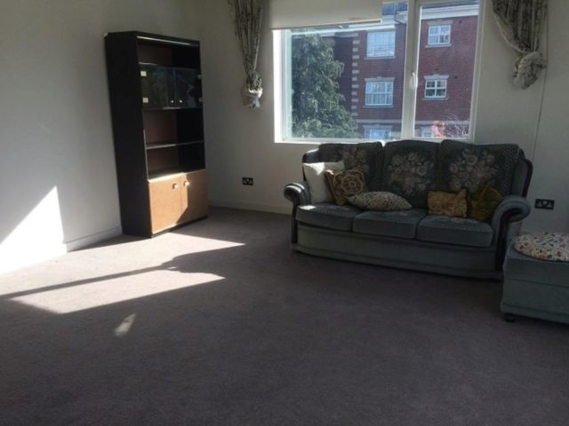  Image of 3 bedroom Flat to rent in Tenterden Grove London NW4 at Three Bedroom Apartment Hendon