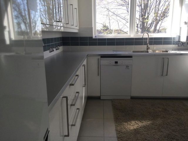  Image of 3 bedroom Flat to rent in Tenterden Grove London NW4 at Three Bedroom Apartment Hendon