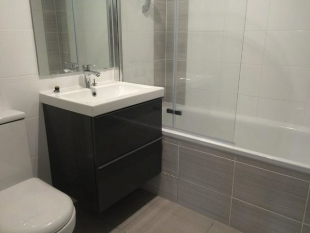  Image of 3 bedroom Flat to rent in Tenterden Grove London NW4 at Three Bedroom Apartment Hendon