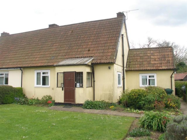  Image of 3 bedroom Chalet for sale in The Grove Great Hallingbury Bishop's Stortford CM22 at Great Hallingbury, Bishop
