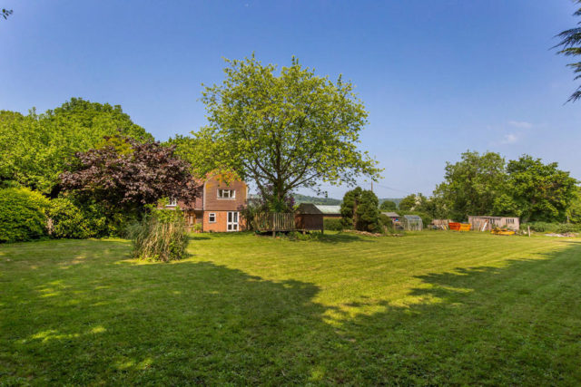  Image of 5 bedroom Cottage for sale in Winkhurst Green Ide Hill Sevenoaks TN14 at Winkhurst Green, Ide Hill, TN14