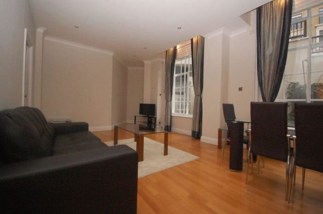 Image of 1 bedroom Flat to rent in Belvedere Road London SE1 at 1C Belvedere Road, County Hall Apartments, Waterloo, London, SE1