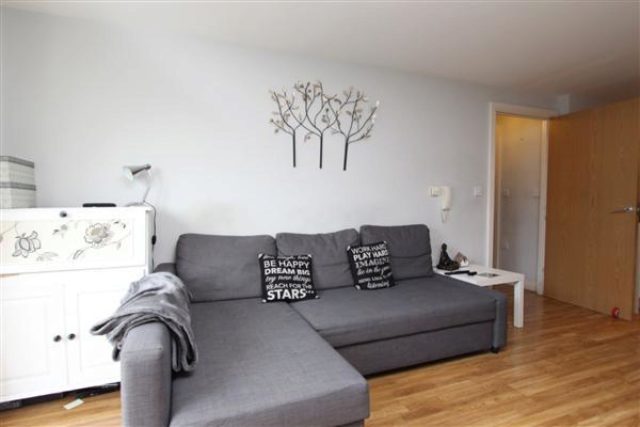  Image of 2 bedroom Flat to rent in Brighton Road Redhill RH1 at Bakers Court, 95 Brighton Road, Redhill