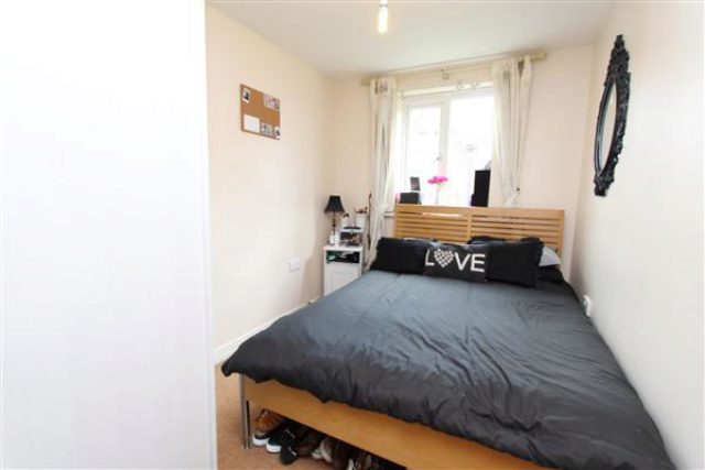  Image of 2 bedroom Flat to rent in Brighton Road Redhill RH1 at Bakers Court, 95 Brighton Road, Redhill