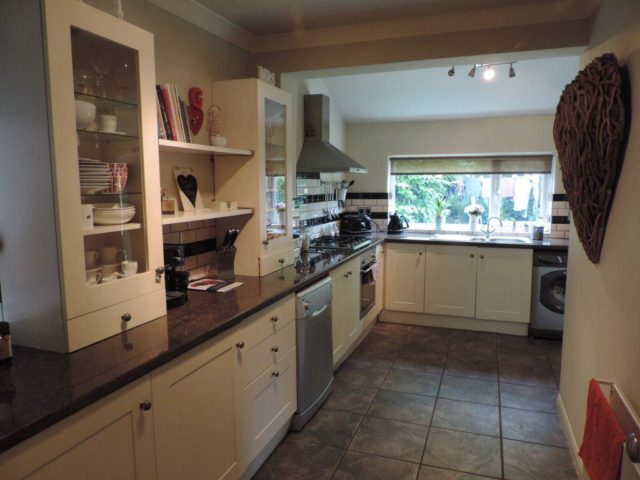  Image of 3 bedroom Detached house to rent in Manor Avenue Peterborough PE2 at Manor Avenue, Fletton, Peterborough.