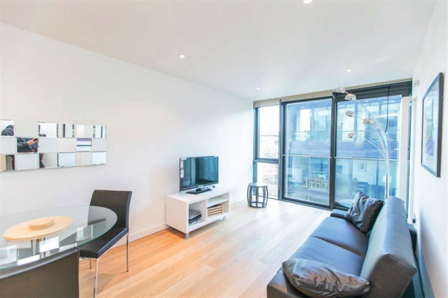  Image of 1 bedroom Flat to rent in Marsh Wall London E14 at Landmark West Tower, Canary Wharf, E14