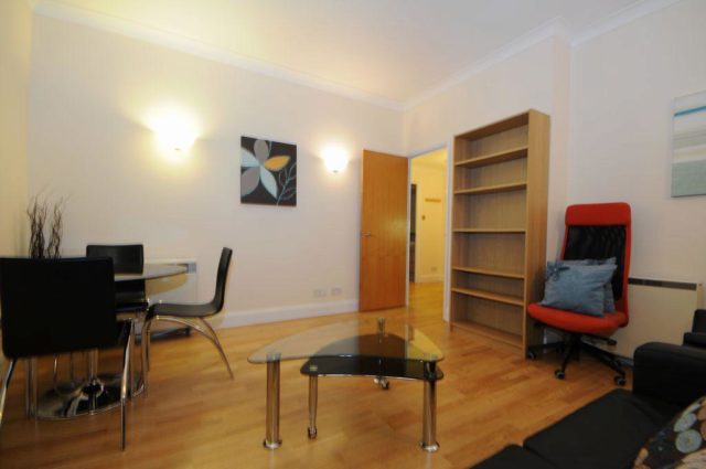  Image of 1 bedroom Flat to rent in Belvedere Road London SE1 at 1B Belvedere Road, County Hall, LONDON, SE1