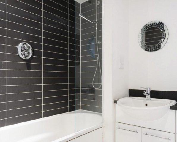  Image of 1 bedroom Flat to rent in Blackwall Way London E14 at Neutron Tower, Blackwall Way, Canary Wharf, E14