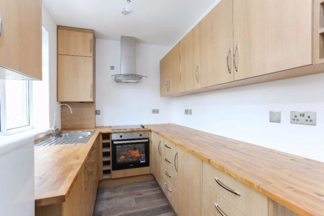  Image of 1 bedroom Flat to rent in Gunnersbury Avenue London W5 at London, London, W5