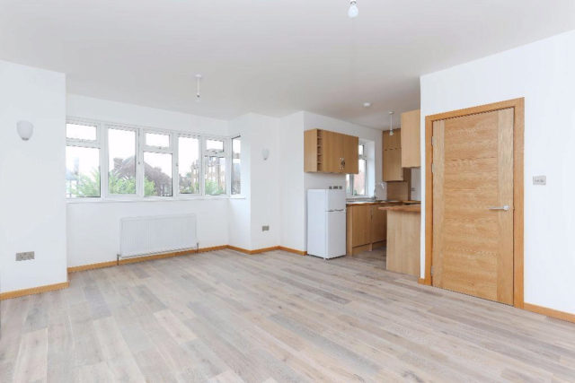  Image of 1 bedroom Flat to rent in Gunnersbury Avenue London W5 at London, London, W5