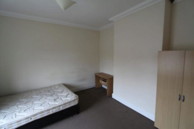  Image of 1 bedroom Flat to rent in Lichfield Road Shelfield Walsall WS4 at Lichfield Road, Shelfield, Walsall
