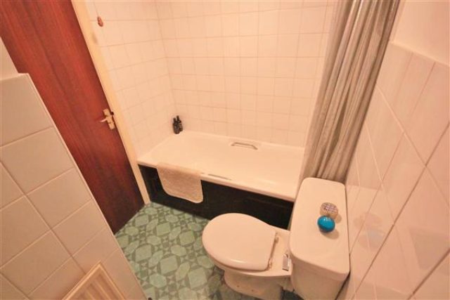  Image of 2 bedroom Flat for sale in Bournemouth Road Parkstone Poole BH14 at Parkstone Lodge, 242 Bournemouth Road, Poole