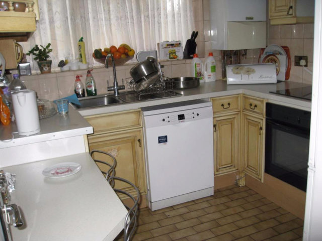  Image of 2 bedroom Flat for sale in Wightman Road London N4 at Wightman Road, London, N4