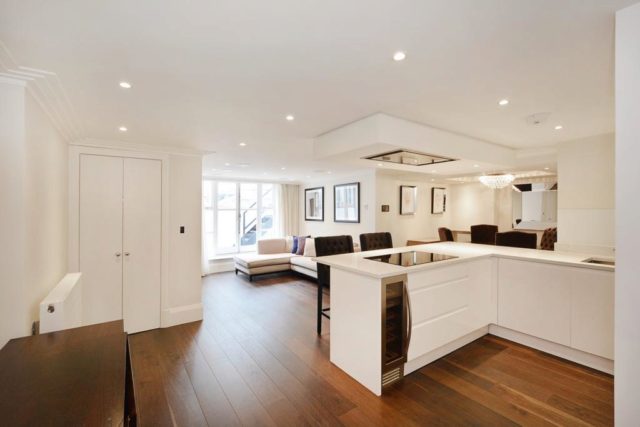  Image of 2 bedroom Flat to rent in Park Walk London SW10 at Peony Court Apartments, Park Walk, Chelsea, SW10