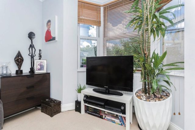  Image of 2 bedroom Flat for sale in Coombe Road Croydon CR0 at Coombe Road, Croydon