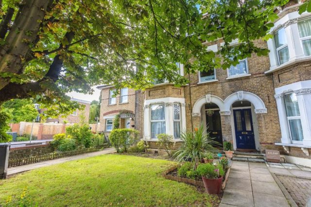  Image of 2 bedroom Flat for sale in Coombe Road Croydon CR0 at Coombe Road, Croydon