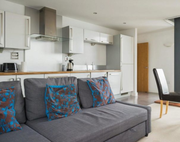  Image of 2 bedroom Flat to rent in Blackwall Way London E14 at Neutron Tower, Blackwall Way, Canary Wharf, E14