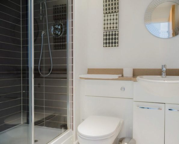  Image of 2 bedroom Flat to rent in Blackwall Way London E14 at Neutron Tower, Blackwall Way, Canary Wharf, E14