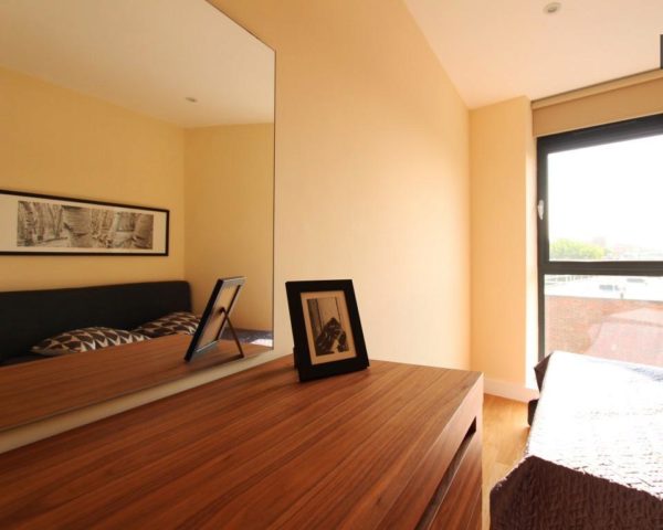 Image of 2 bedroom Flat to rent in East India Dock Road London E14 at Saltwell Street, Canary Wharf, E14