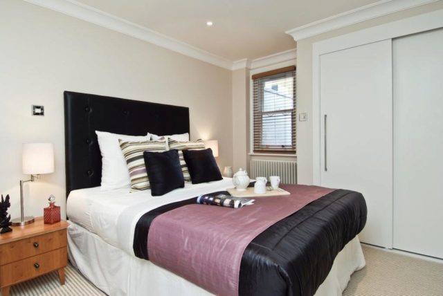  Image of 2 bedroom Flat to rent in Beauchamp Place London SW3 at Beauchamp Place, Knightsbridge, SW3