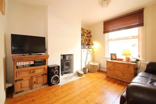  Image of 2 bedroom Terraced house for sale in Mount Pleasant Aylesbury HP19 at Mount Pleasant, Aylesbury