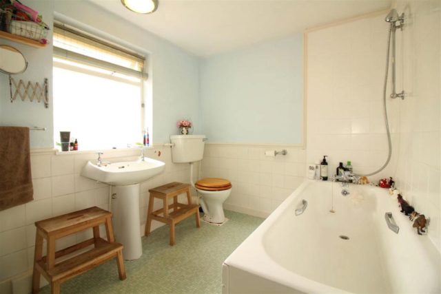  Image of 2 bedroom Terraced house for sale in Mount Pleasant Aylesbury HP19 at Mount Pleasant, Aylesbury