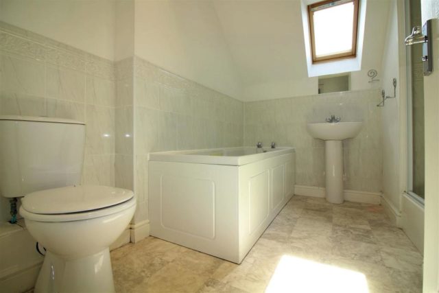  Image of 3 bedroom Flat for sale in Michaels Mews Aylesbury HP19 at Fairford Leys, Aylesbury
