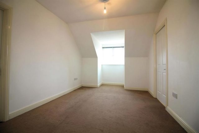  Image of 3 bedroom Flat for sale in Michaels Mews Aylesbury HP19 at Fairford Leys, Aylesbury