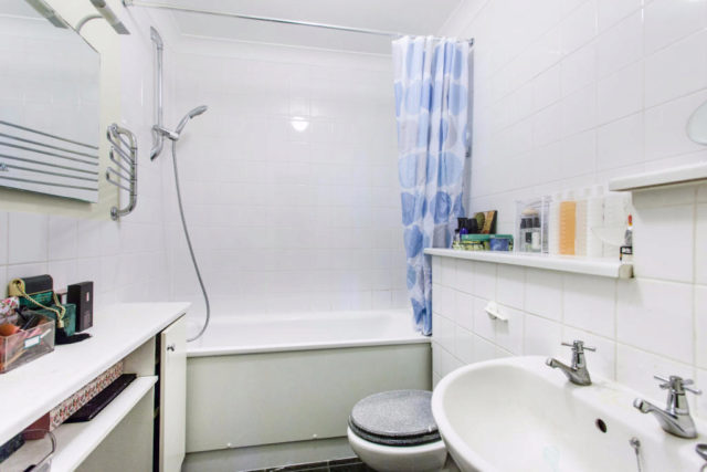  Image of 3 bedroom Flat for sale in The Alders West Wickham BR4 at The Alders, BR4