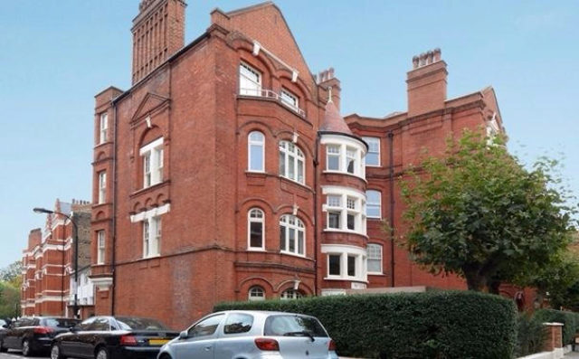  Image of 3 bedroom Flat to rent in Hamlet Gardens London W6 at London, W6