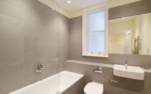  Image of 3 bedroom Flat to rent in Hamlet Gardens London W6 at London, W6