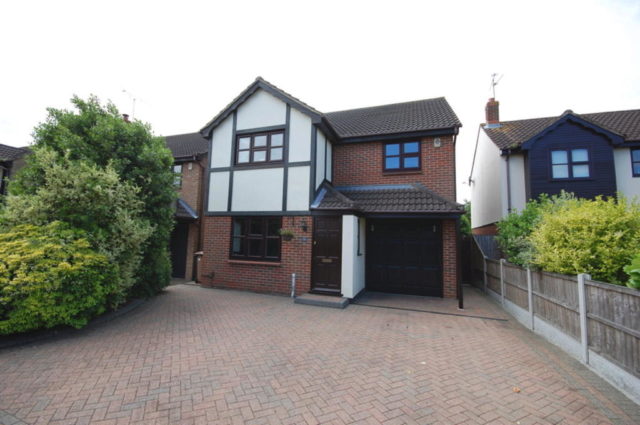  Image of 4 bedroom Detached house for sale in Wilshire Avenue Springfield Chelmsford CM2 at Wilshire Avenue, Chelmer Village, Chelmsford, CM2