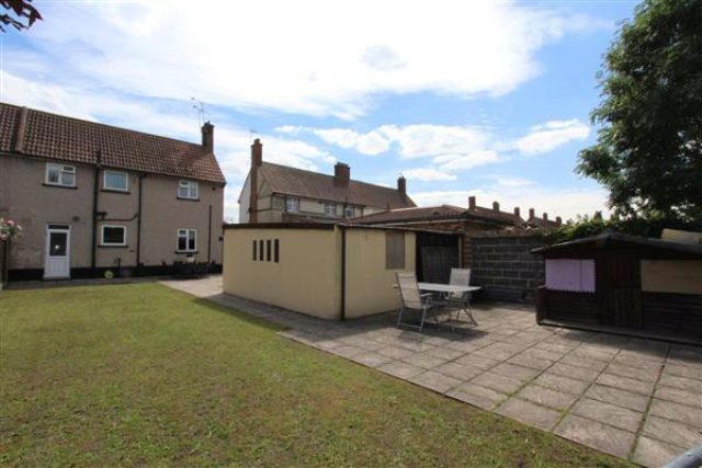  Image of 4 bedroom Houses to rent in North Road Purfleet RM19 at North Road, Purfleet