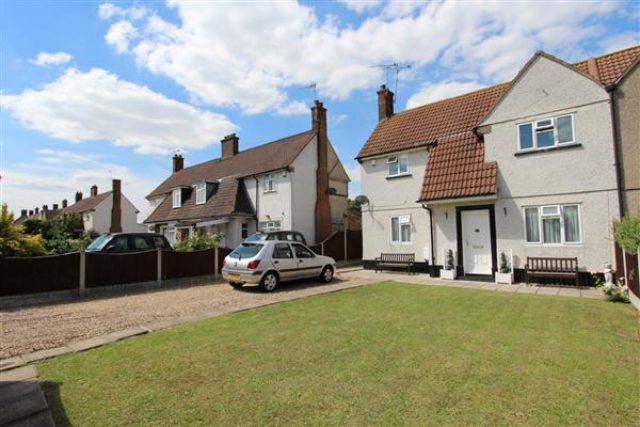  Image of 4 bedroom Houses to rent in North Road Purfleet RM19 at North Road, Purfleet