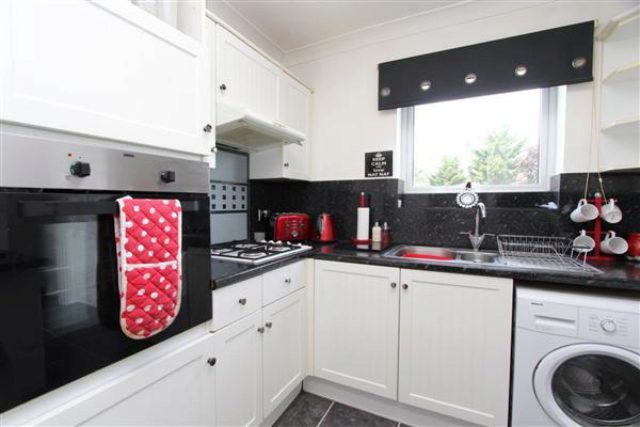 Image of 4 bedroom Houses to rent in North Road Purfleet RM19 at North Road, Purfleet